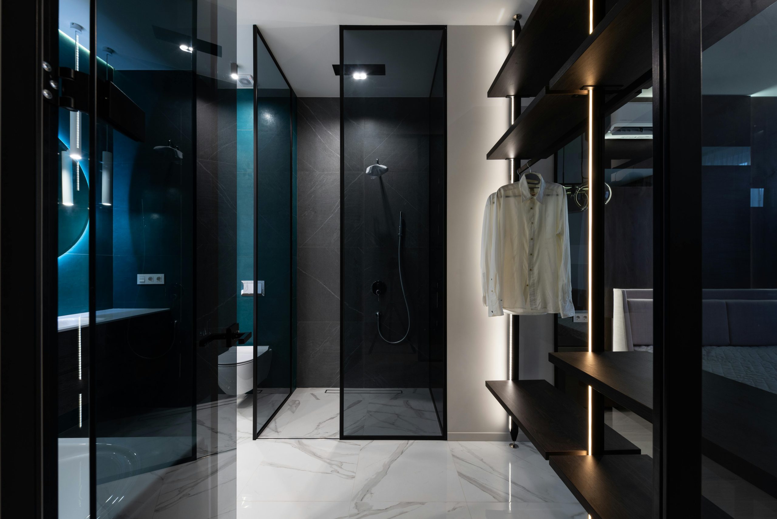 Simple Ways to Restore Shine to Cloudy Shower Glass Doors