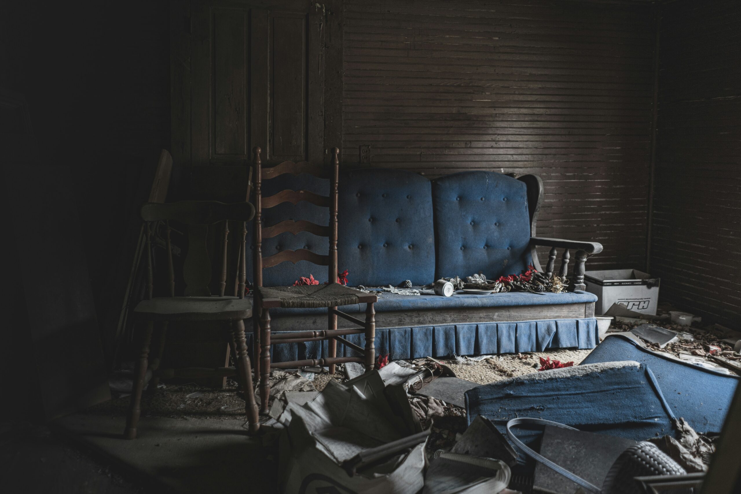 Repair or Replace A Smart Homeowner’s Guide to Damaged Furniture